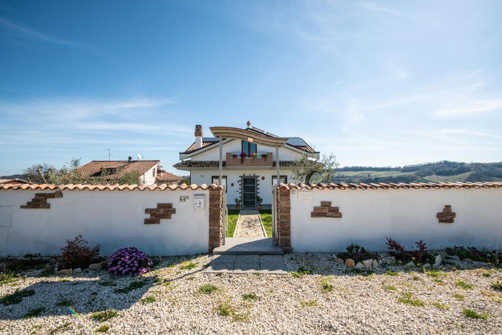 Villa Mastro Oleario 5 Dal Mare 30 Dai Monti Torrevecchia Teatina Buitenkant foto